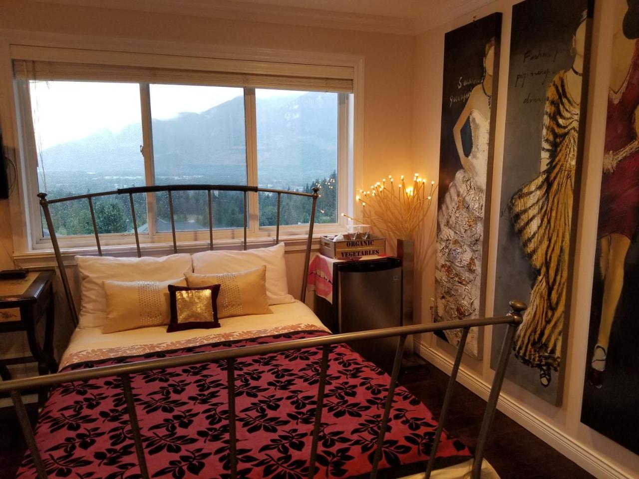 Squamish Highlands Bed & Breakfast Ngoại thất bức ảnh